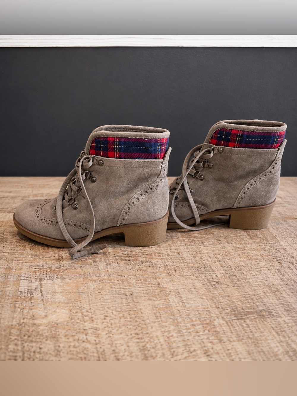 Tommy Hilfiger‎ Suede Ankle Boots Women's Size 6.5 Brown Block Heel Booties